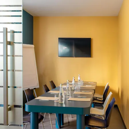 Colombo 4*